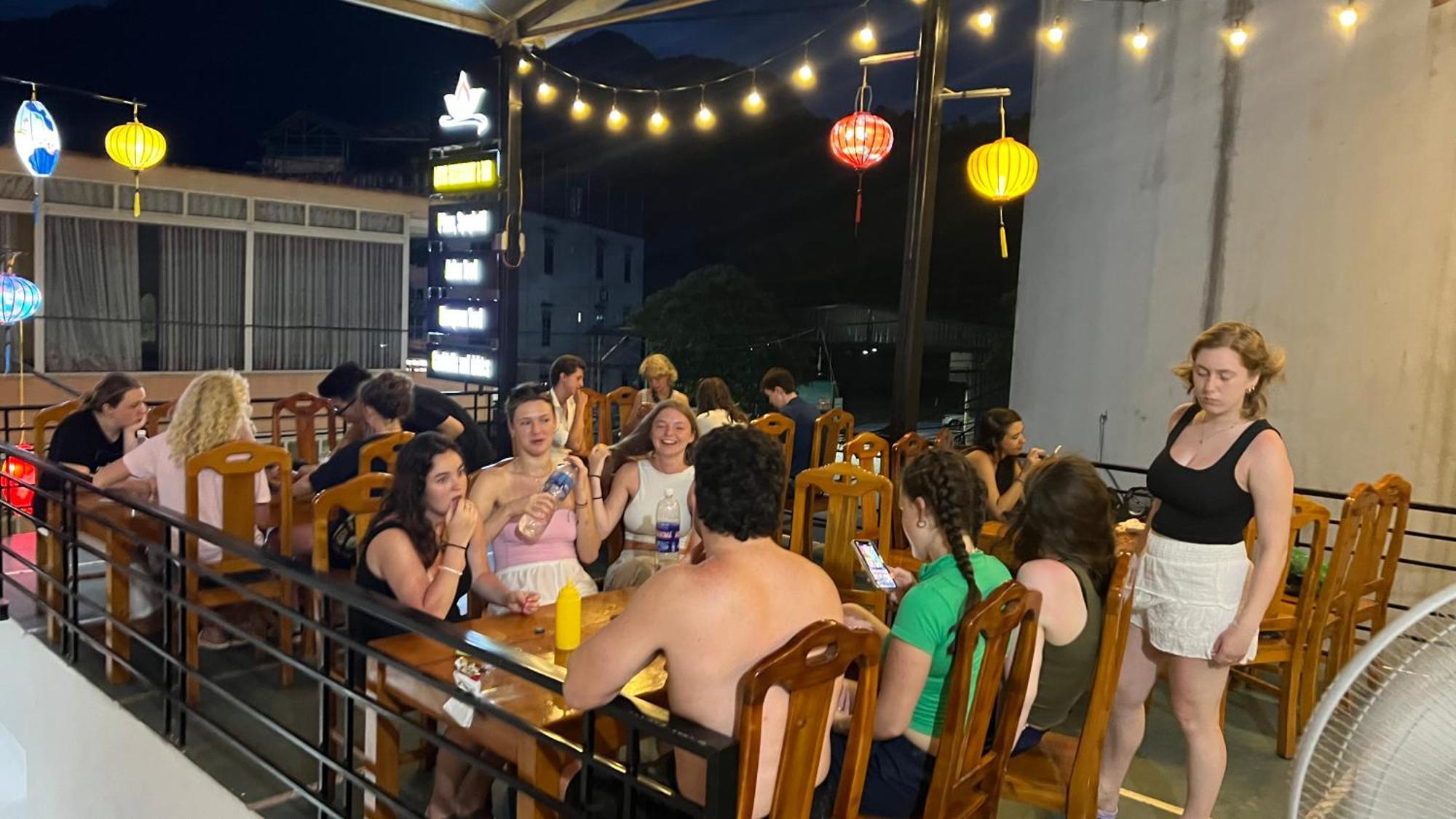 Ha Giang Lotus Hostel Motorbikes Tours Buitenkant foto