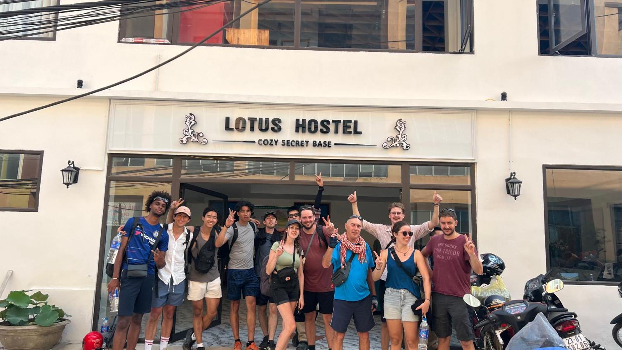 Ha Giang Lotus Hostel Motorbikes Tours Buitenkant foto