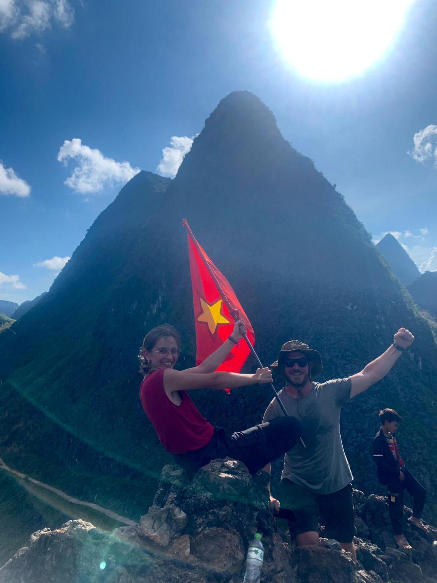 Ha Giang Lotus Hostel Motorbikes Tours Buitenkant foto