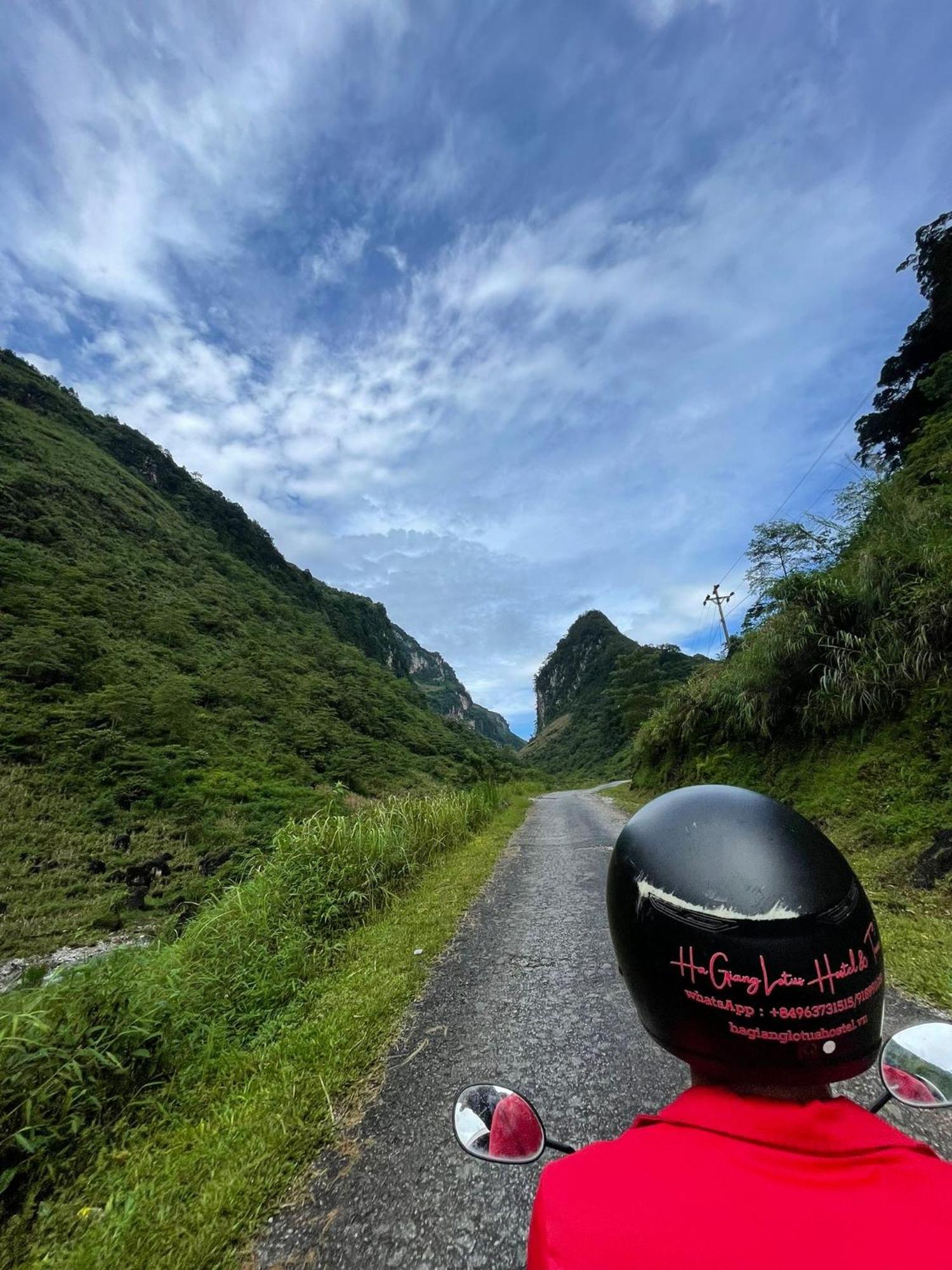 Ha Giang Lotus Hostel Motorbikes Tours Buitenkant foto